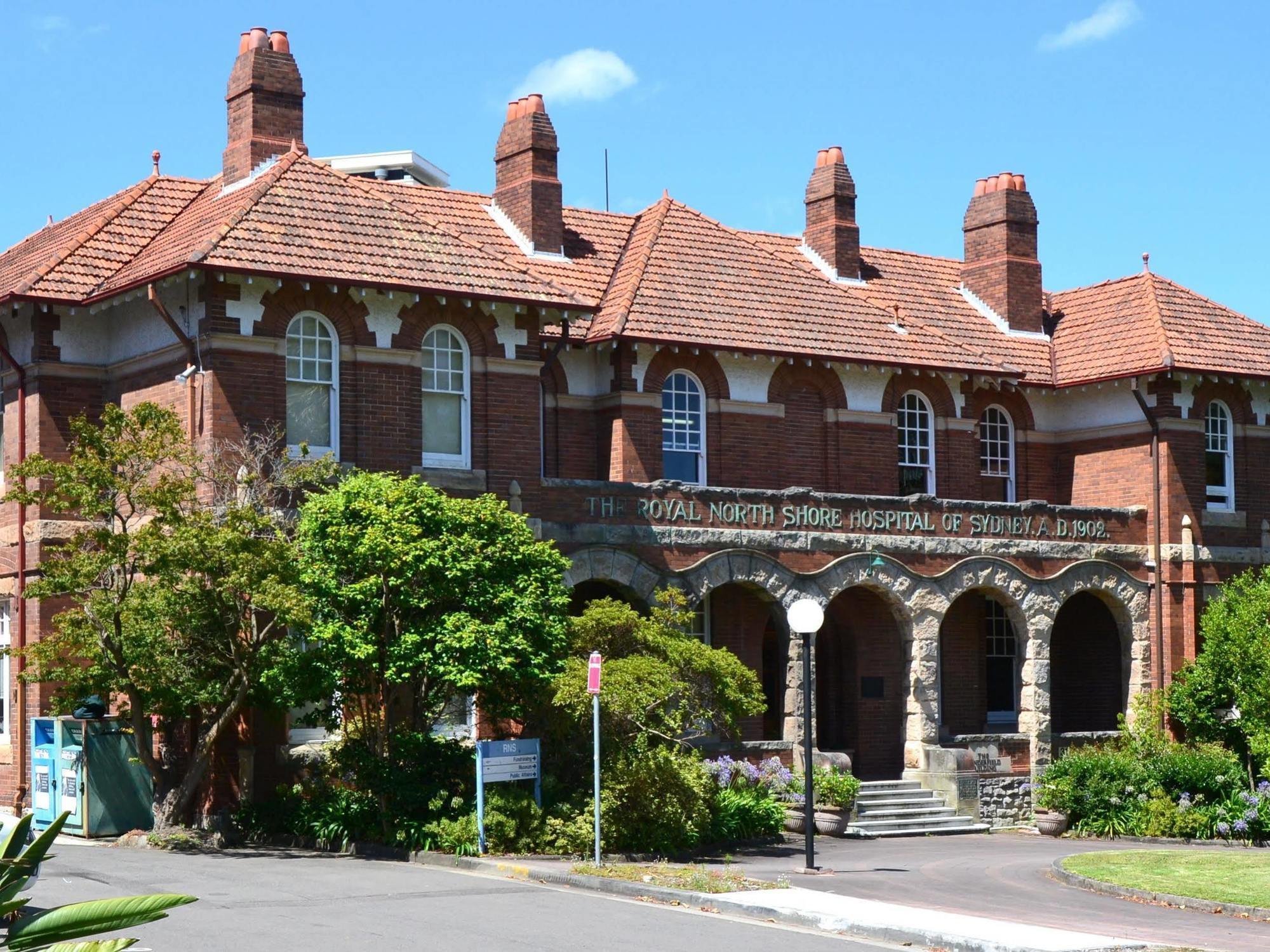 Ibis Thornleigh Hotel Exterior photo